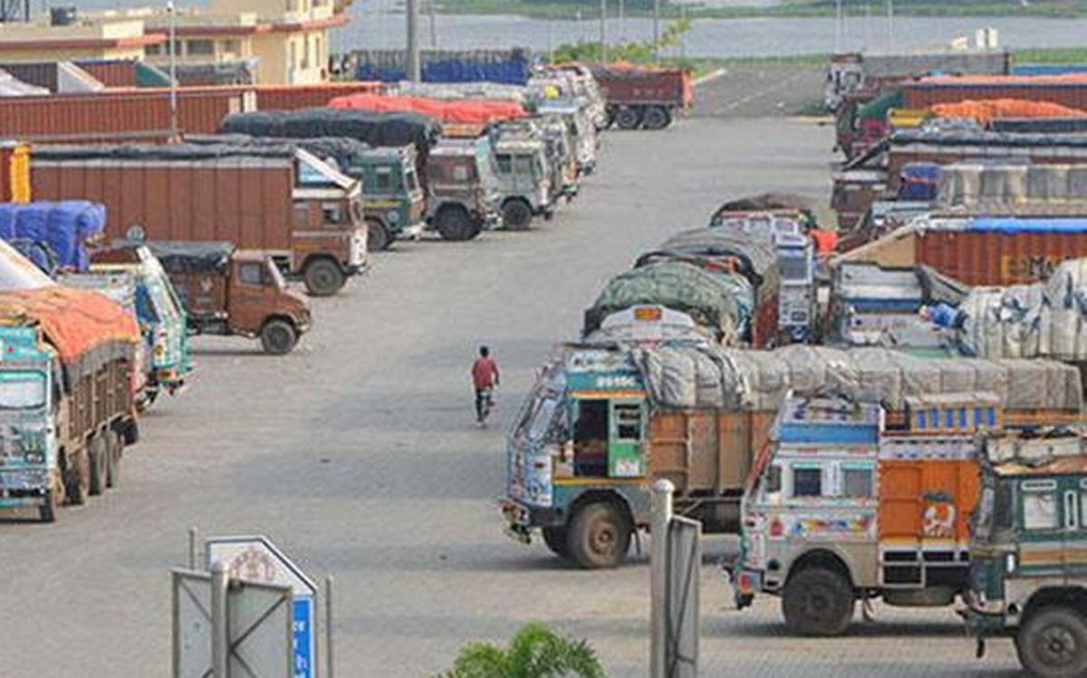 Warehouse space has shown crisis, goods are not being unloaded