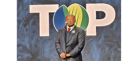 Abdul Awal Mintoo receives ‘Top Agri-Food Pioneer-2025’ award