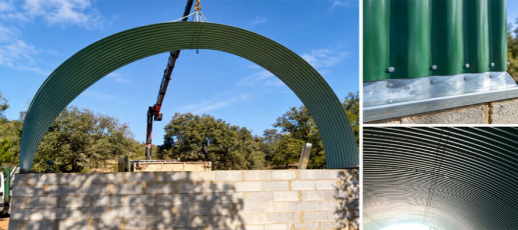 Agricultural tunnel for straw bale storage